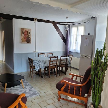 La Cour Du Chateau La Charité-sur-Loire Buitenkant foto